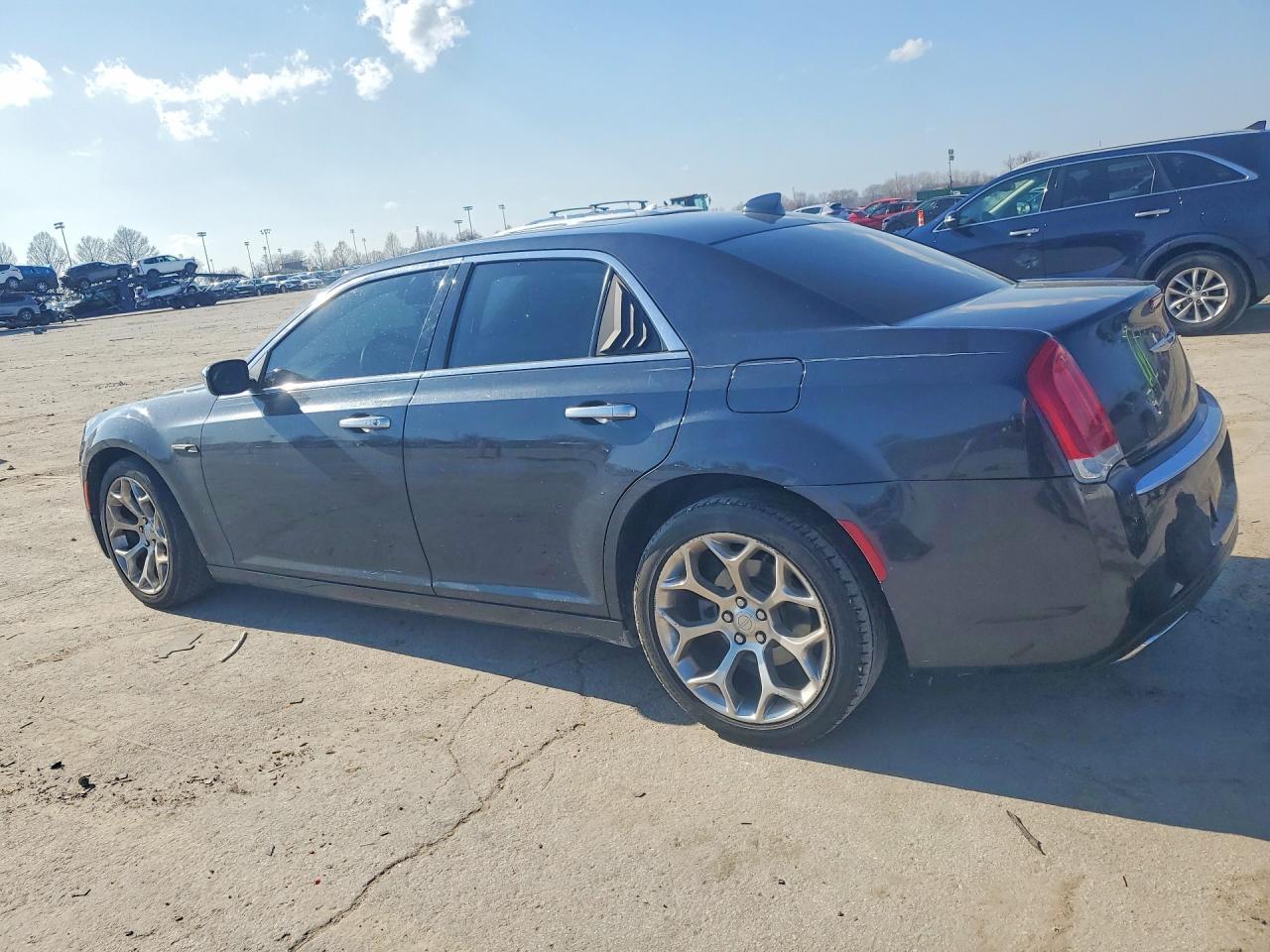 2018 Chrysler 300C Hemi C - Фото 2