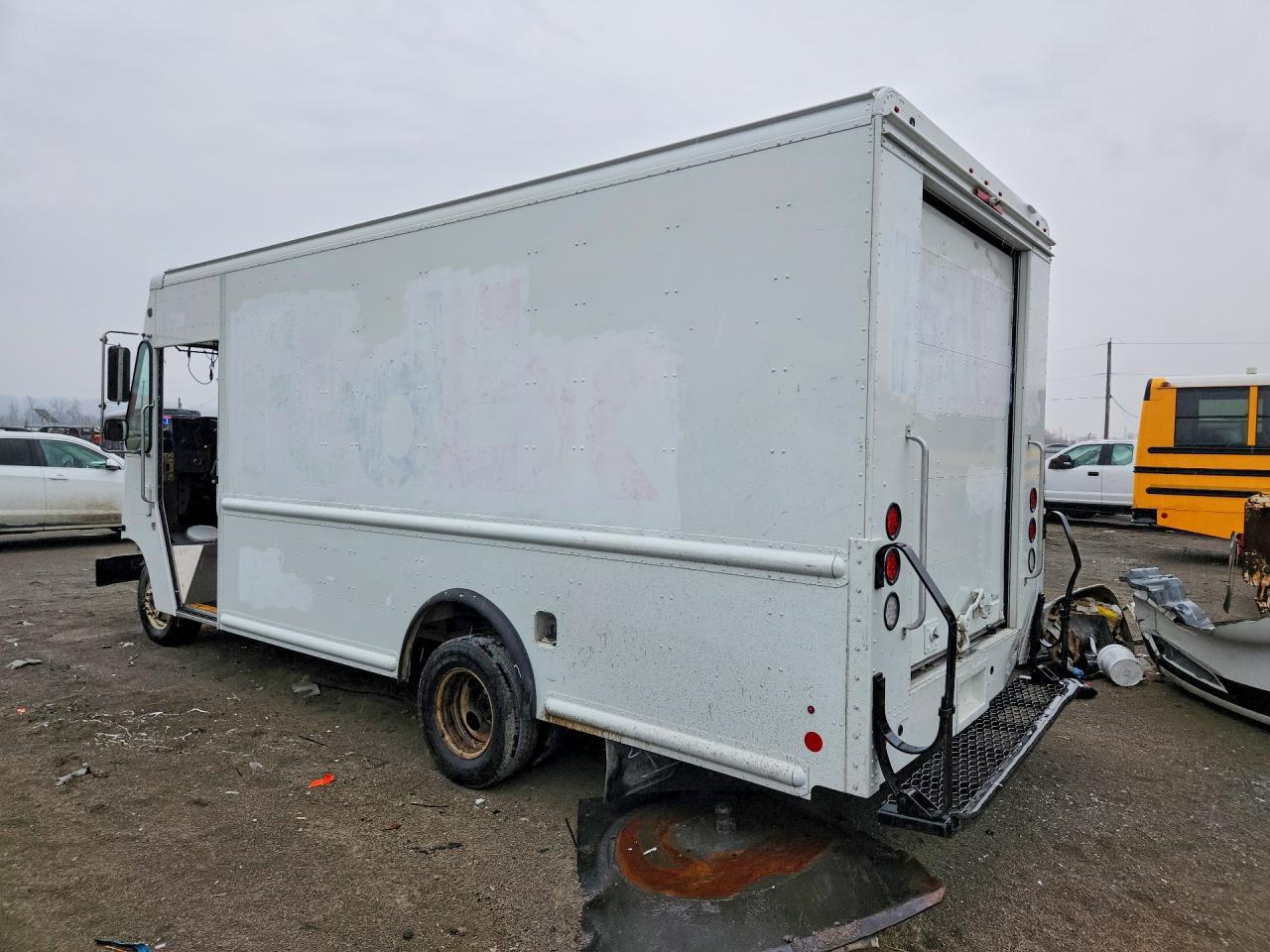 2022 Ford Econoline E450 Super Duty Commercial Stripped Chassis - Фото 2