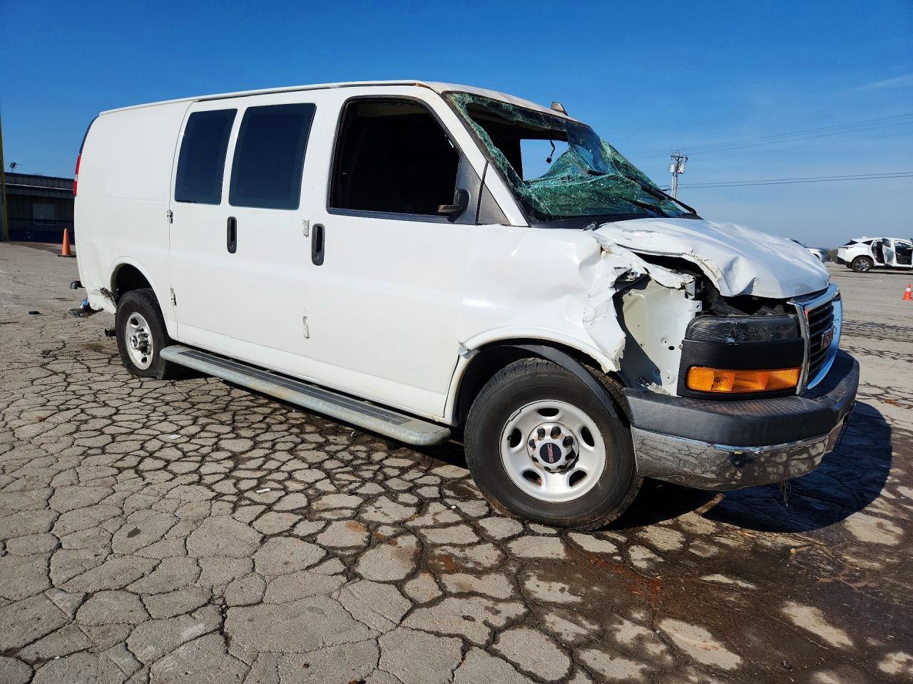 2020 GMC Savana 2500 Cargo Delivery Van - Image 4