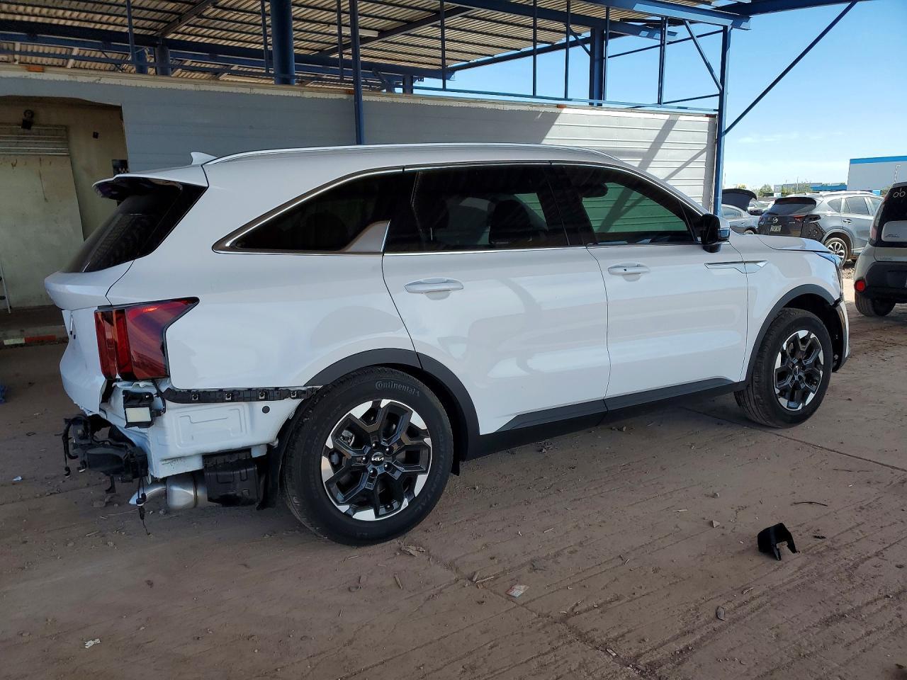 2025 Kia Sorento S - Фото 3