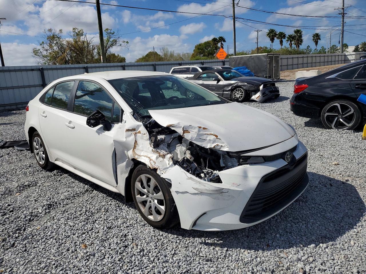 2025 Toyota Corolla Le - Image 4