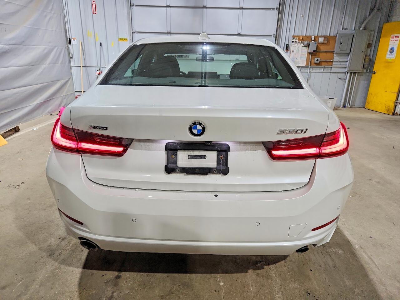 2024 BMW 330Xi - Фото 6