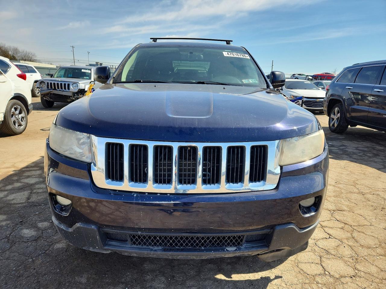 2011 Jeep Grand Cherokee Laredo - Image 5