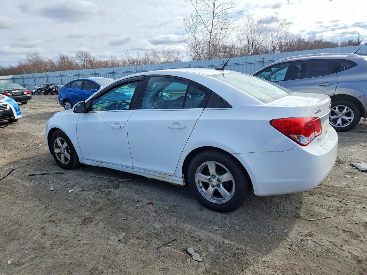 2014 Chevrolet Cruze Lt - Image 2