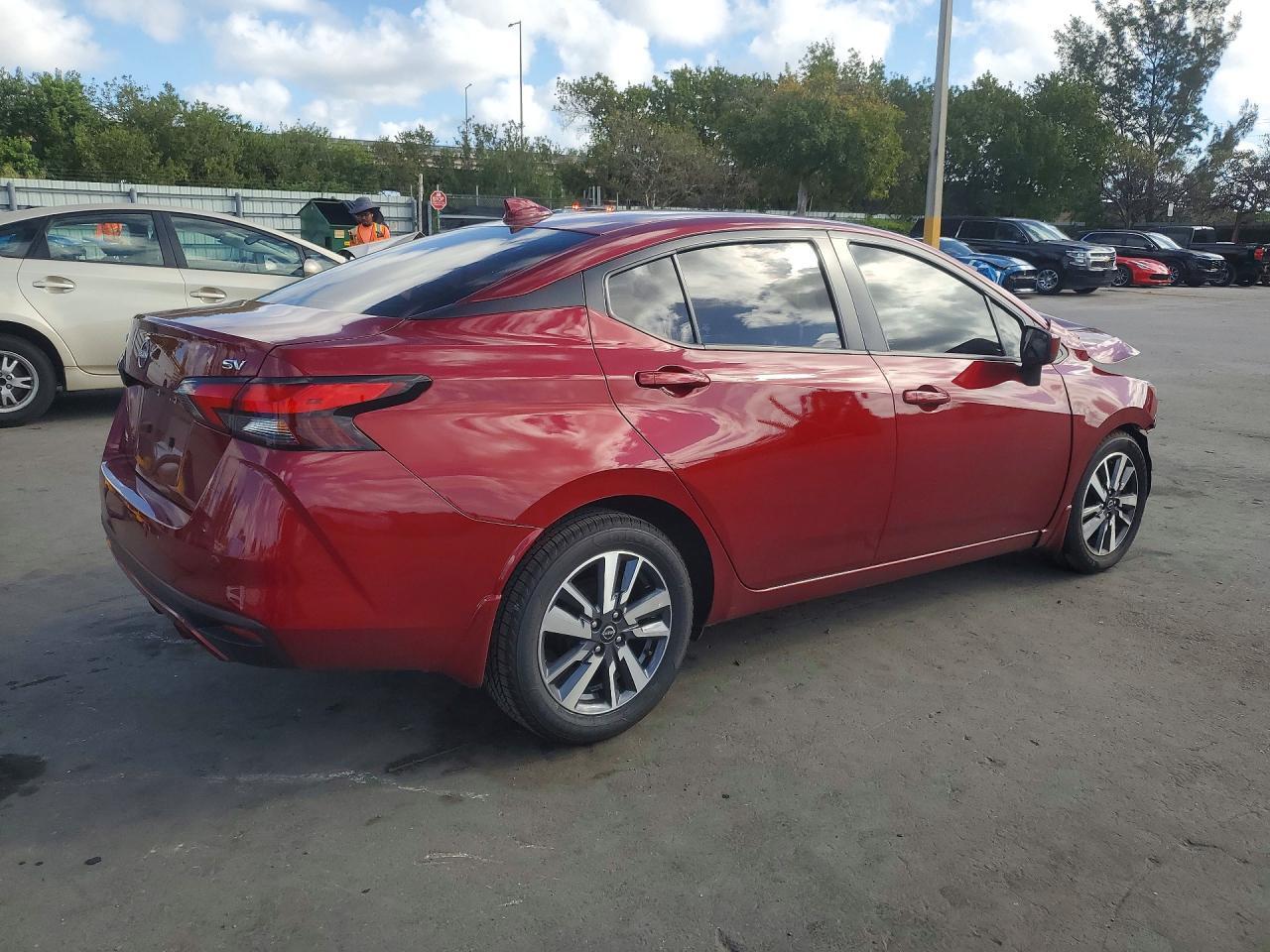 2024 Nissan Versa Sv - Image 3