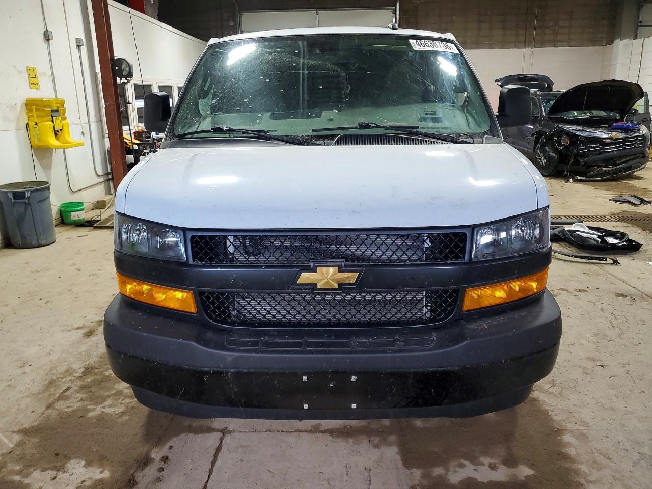 2023 Chevrolet Express 3500 Ext Cargo Van - Фото 5