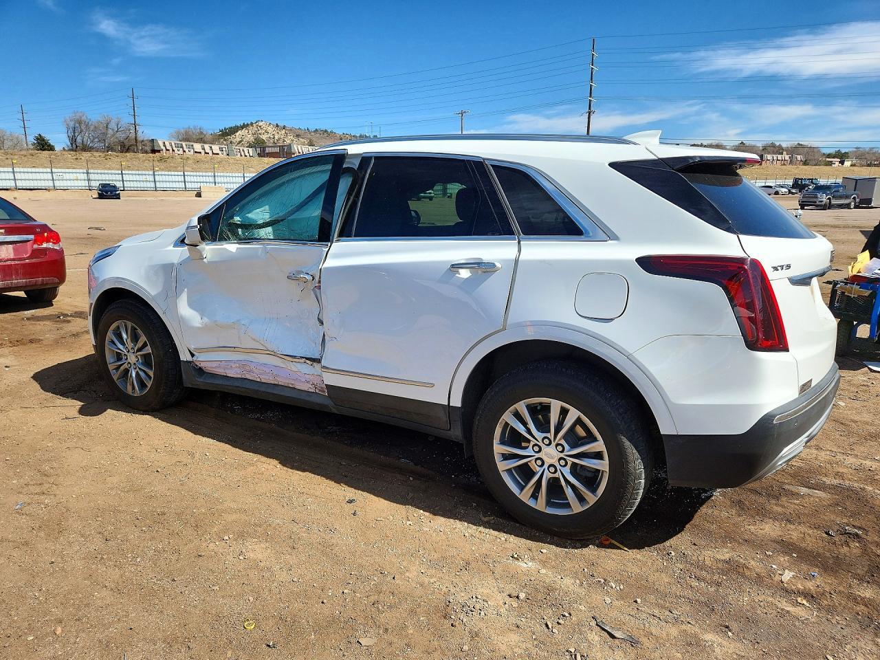 2022 Cadillac Xt5 Premium Luxury - Image 2