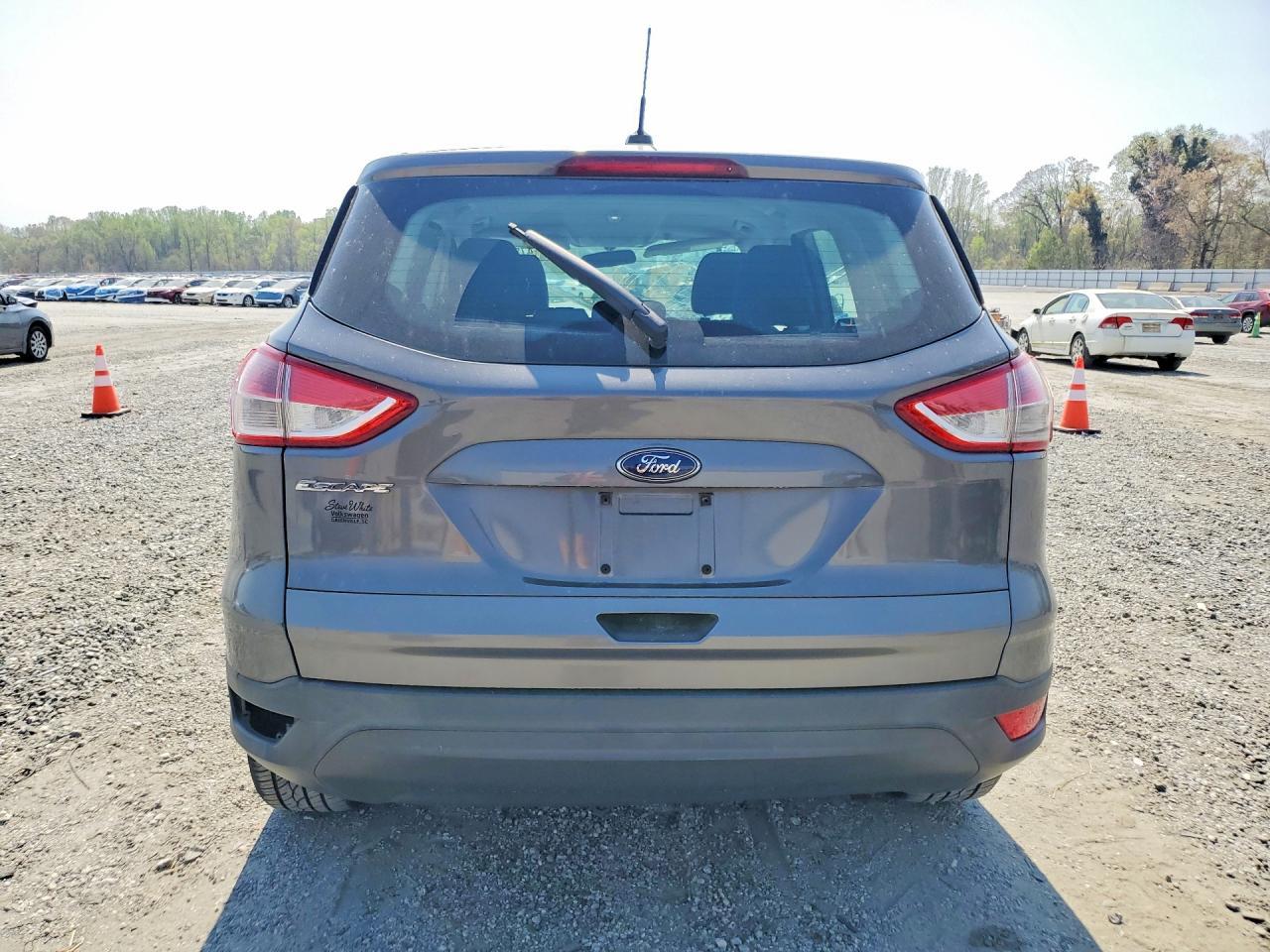 2013 Ford Escape S - Фото 6