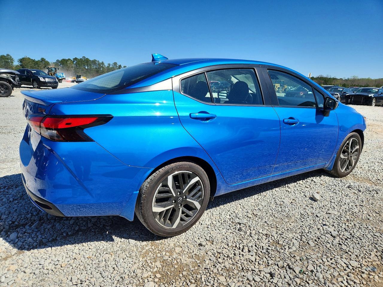2023 Nissan Versa Sr - Фото 3