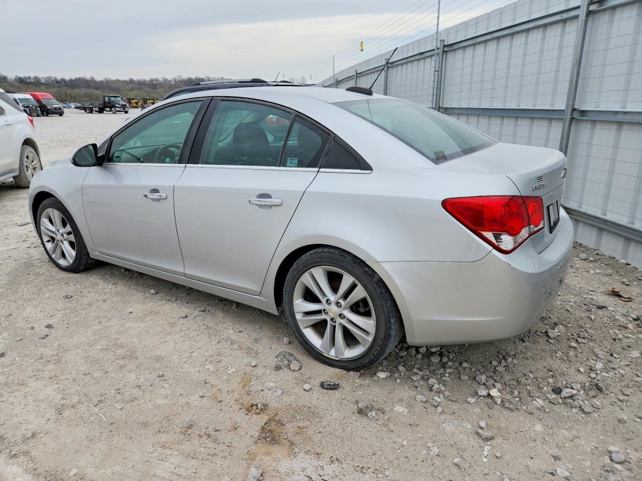 2016 Chevrolet Cruze Limited Ls - Фото 2