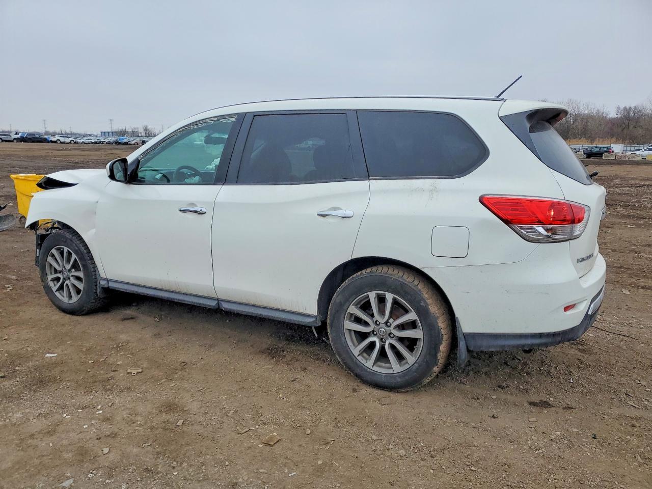 2014 Nissan Pathfinder S - Фото 2
