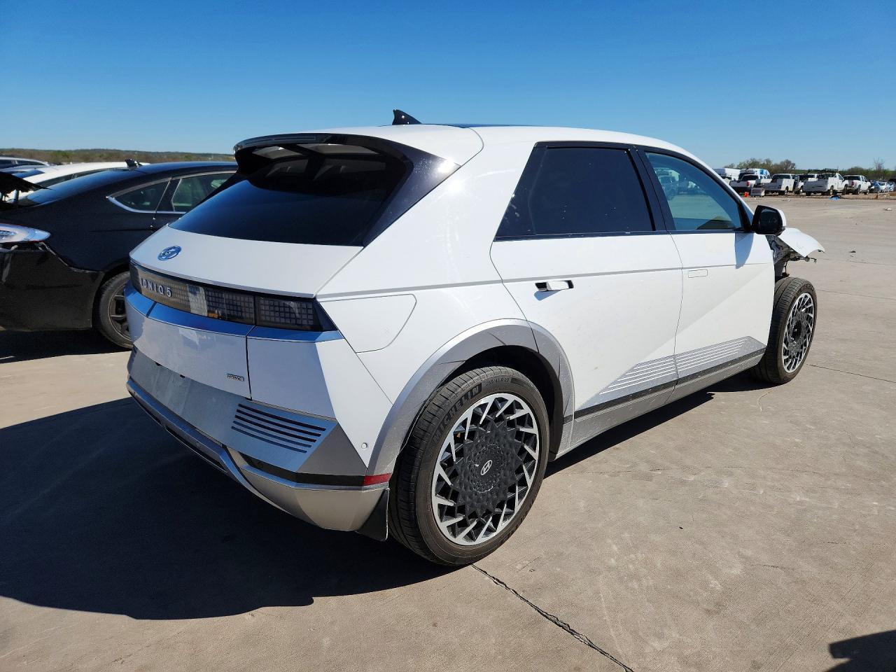 2022 Hyundai Ioniq 5 Limited - Image 3
