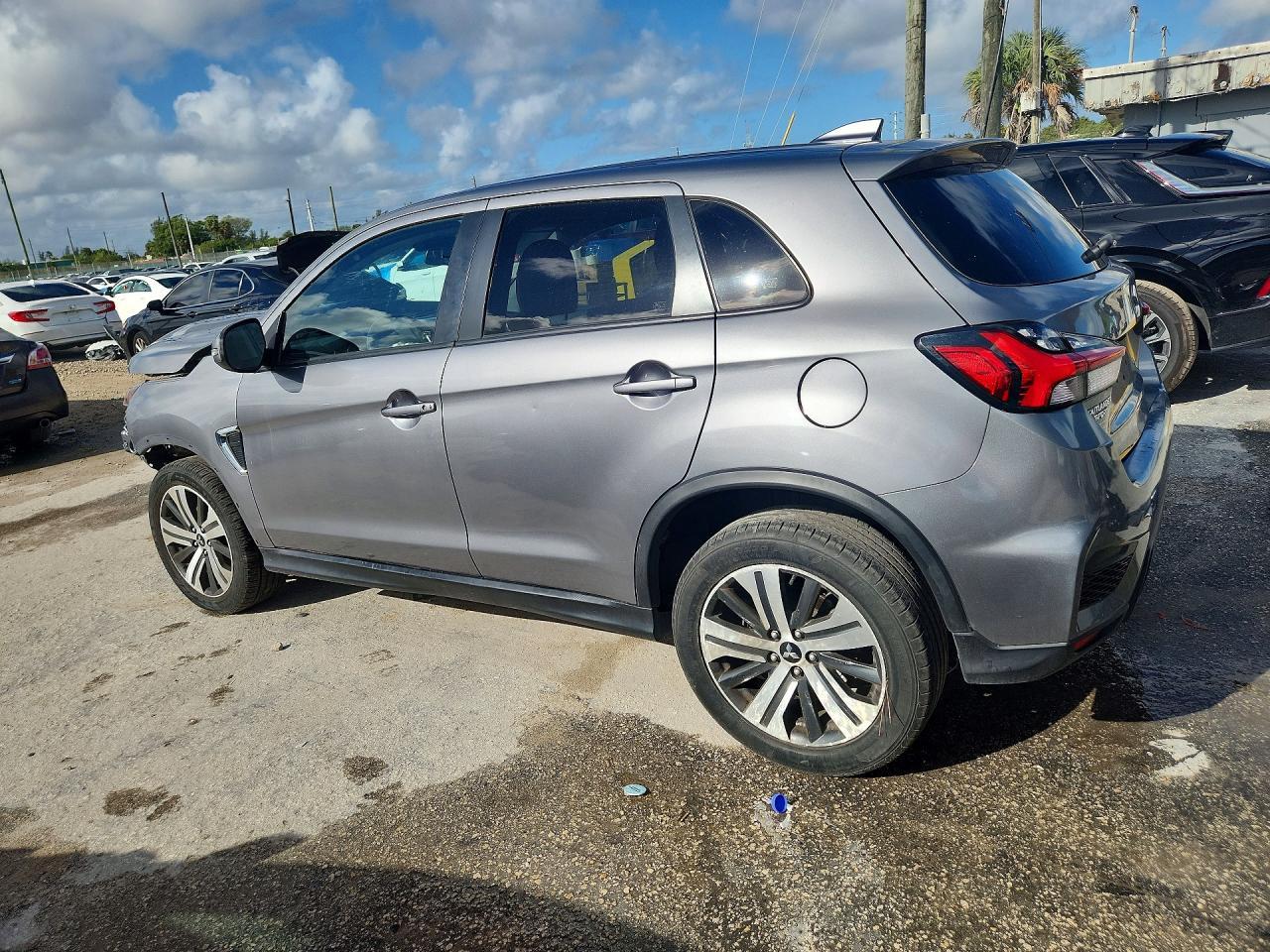 2021 Mitsubishi Outlander Sport Se - Фото 2