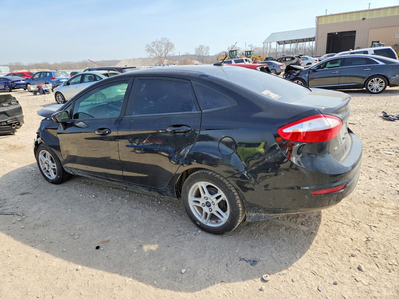 2018 Ford Fiesta Se - Фото 2