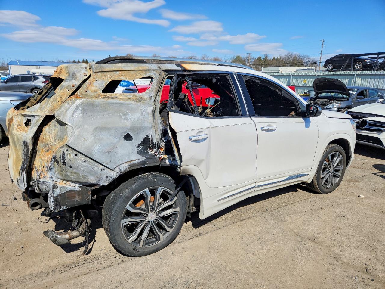 2020 GMC Terrain Denali - Image 3