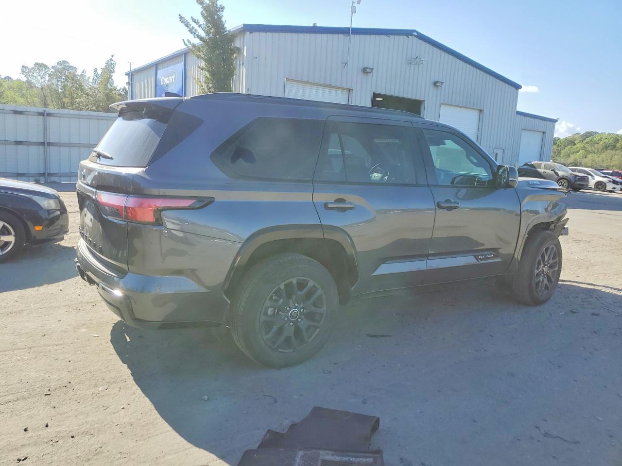 2023 Toyota Sequoia Platinum - Фото 3