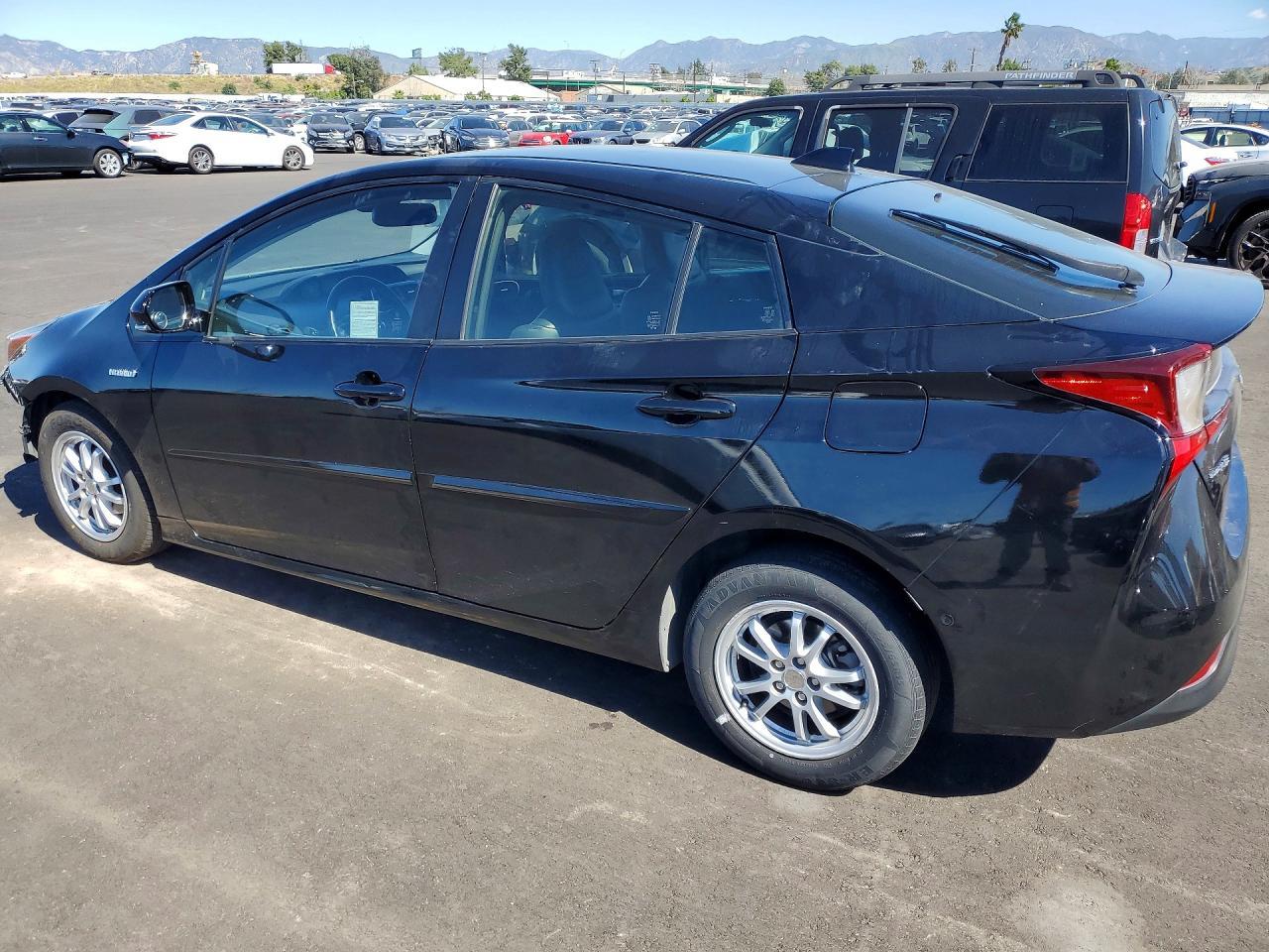 2020 Toyota Prius Xle - Image 2