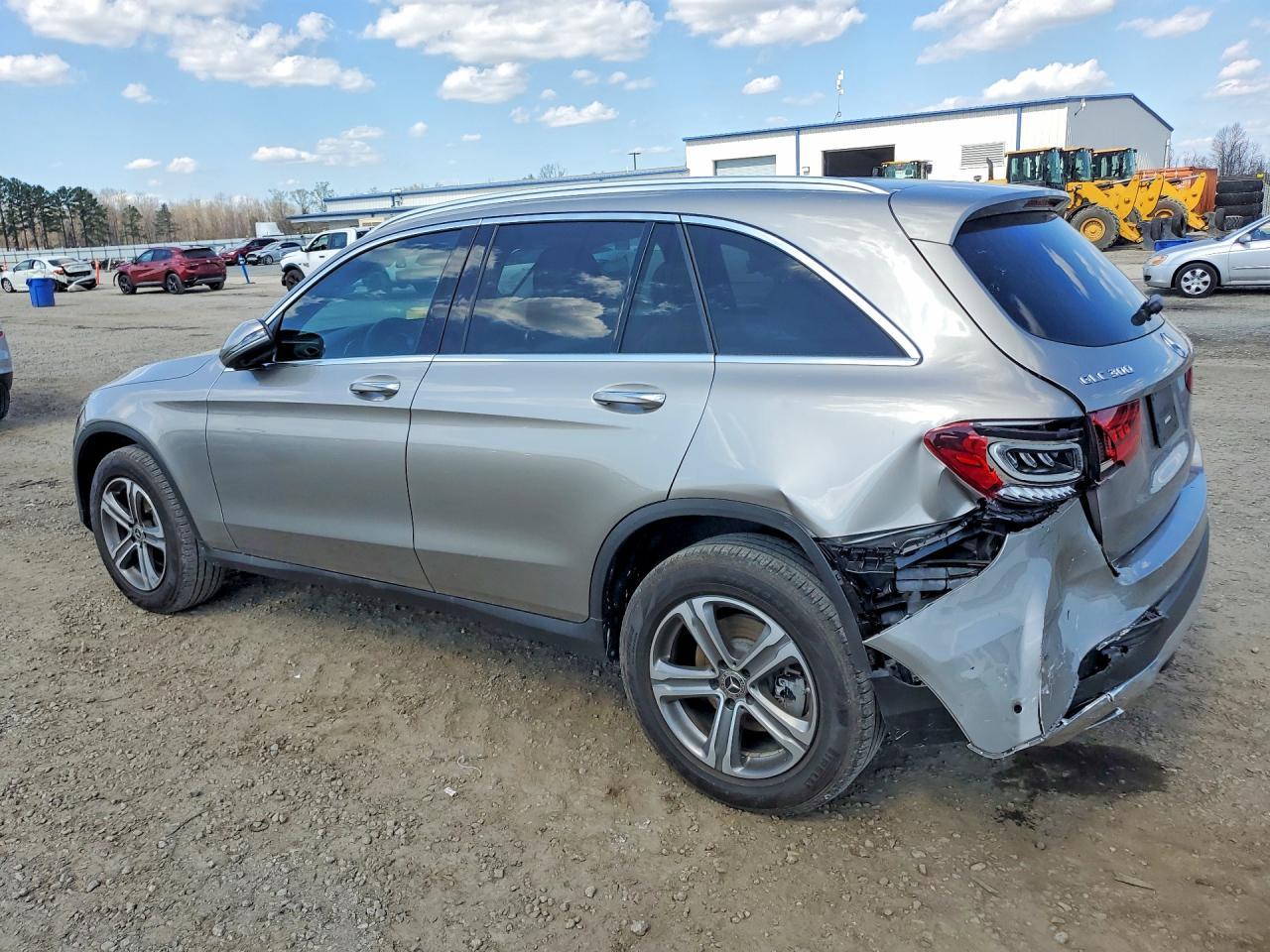 2022 Mercedes Benz Glc 300 - Фото 2