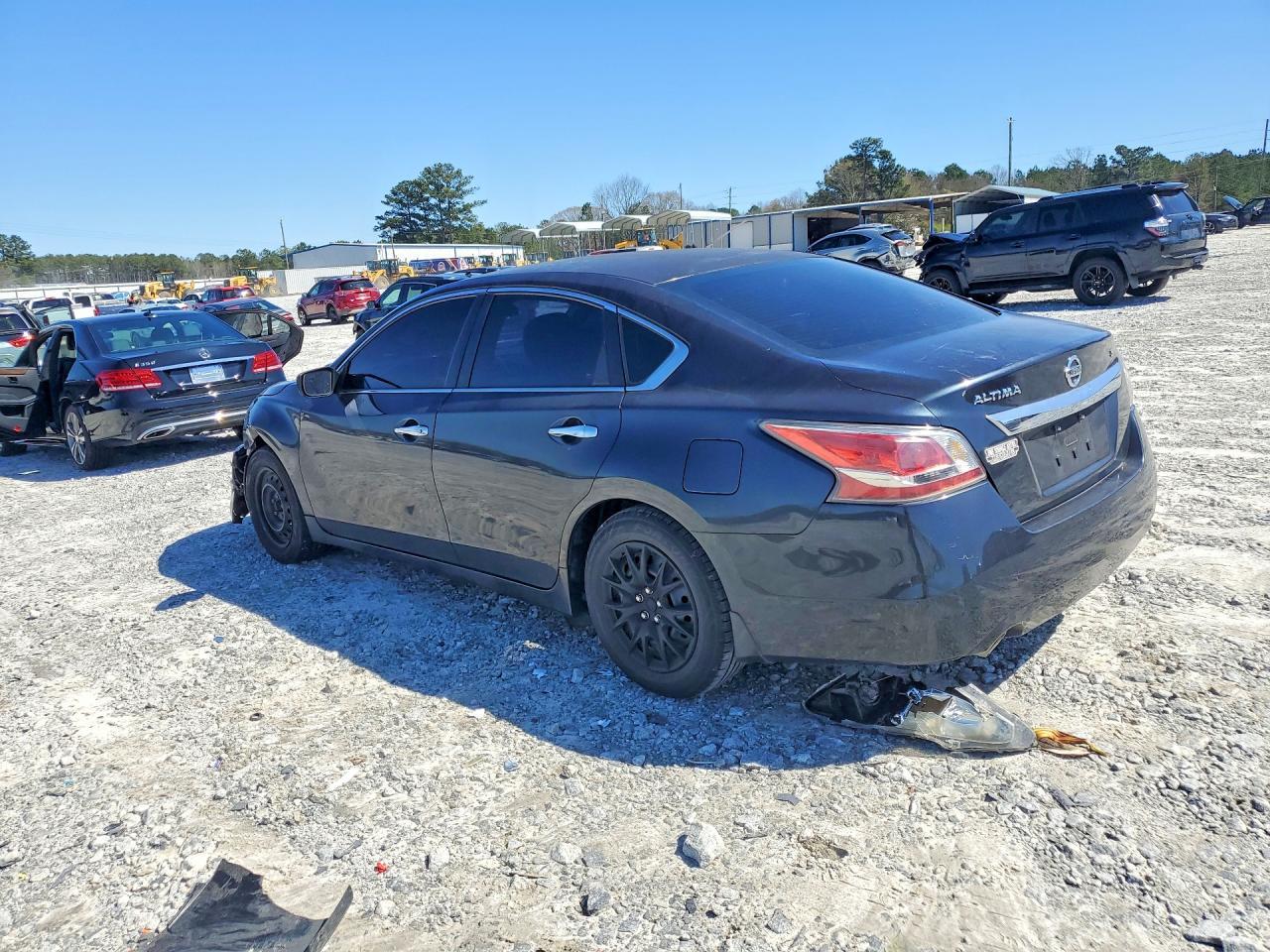 2015 Nissan Altima 2.5 S - Image 2