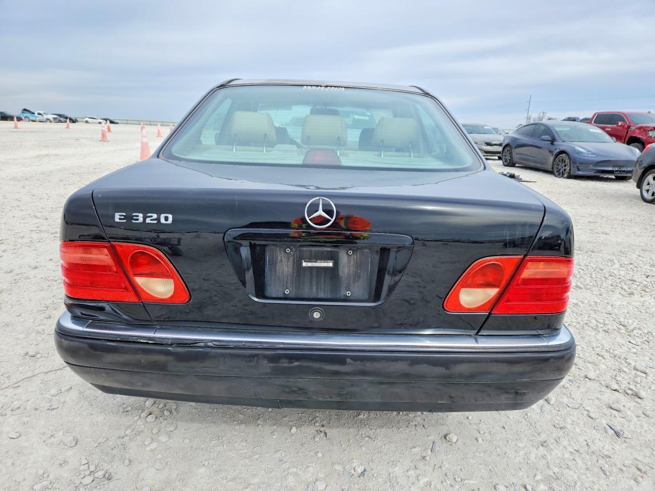 1998 Mercedes Benz E - Фото 6