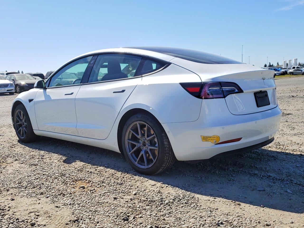 2021 Tesla Model 3 - Фото 2