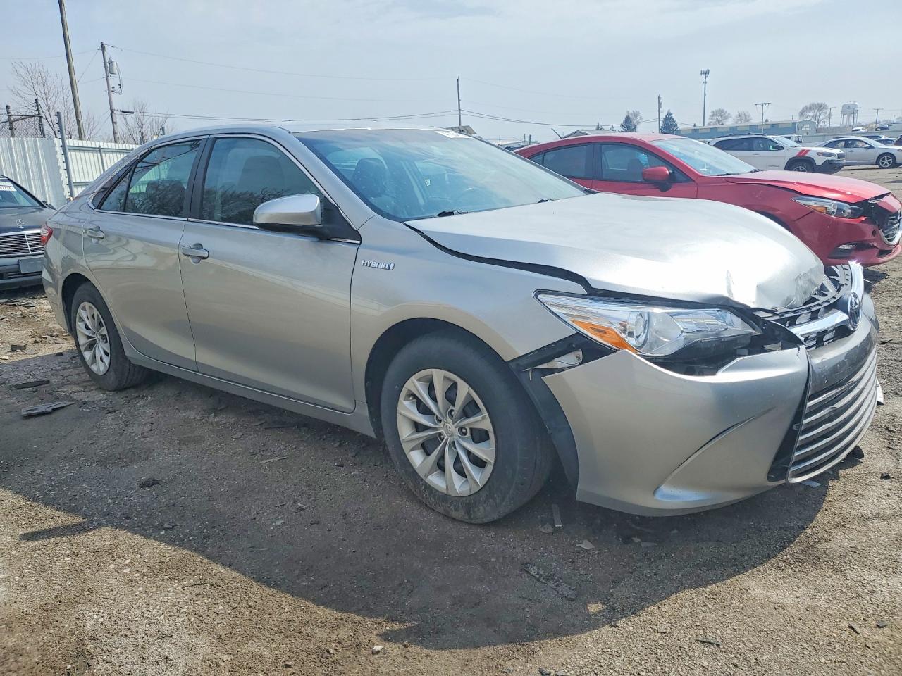 2015 Toyota Camry Hybrid Le - Image 4