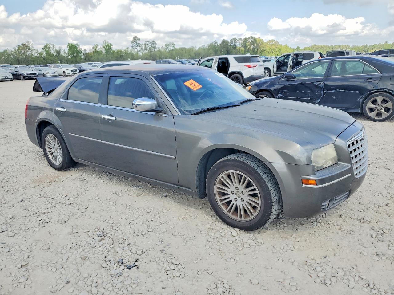 2010 Chrysler 300 Touring - Фото 4