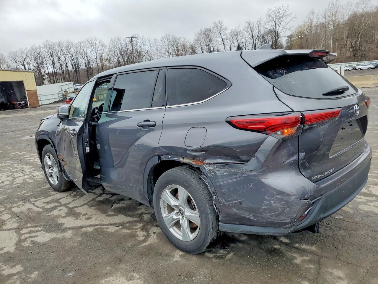 2021 Toyota Highlander Le - Фото 2