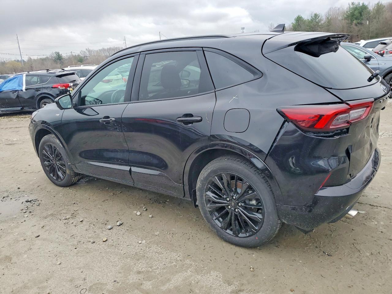 2025 Ford Escape St Line Elite - Image 2