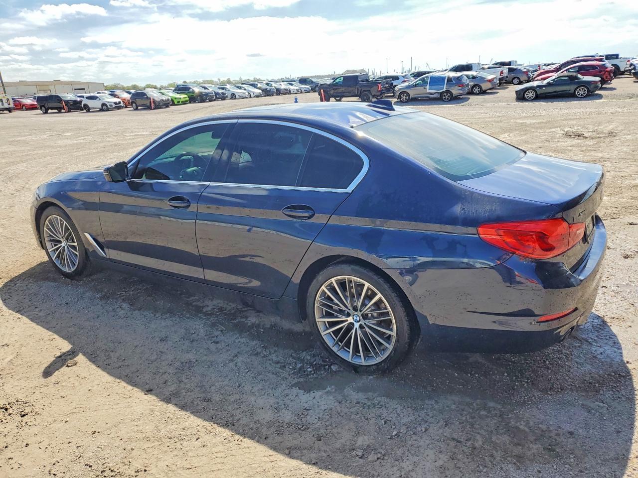 2020 BMW 530 Xi - Image 2