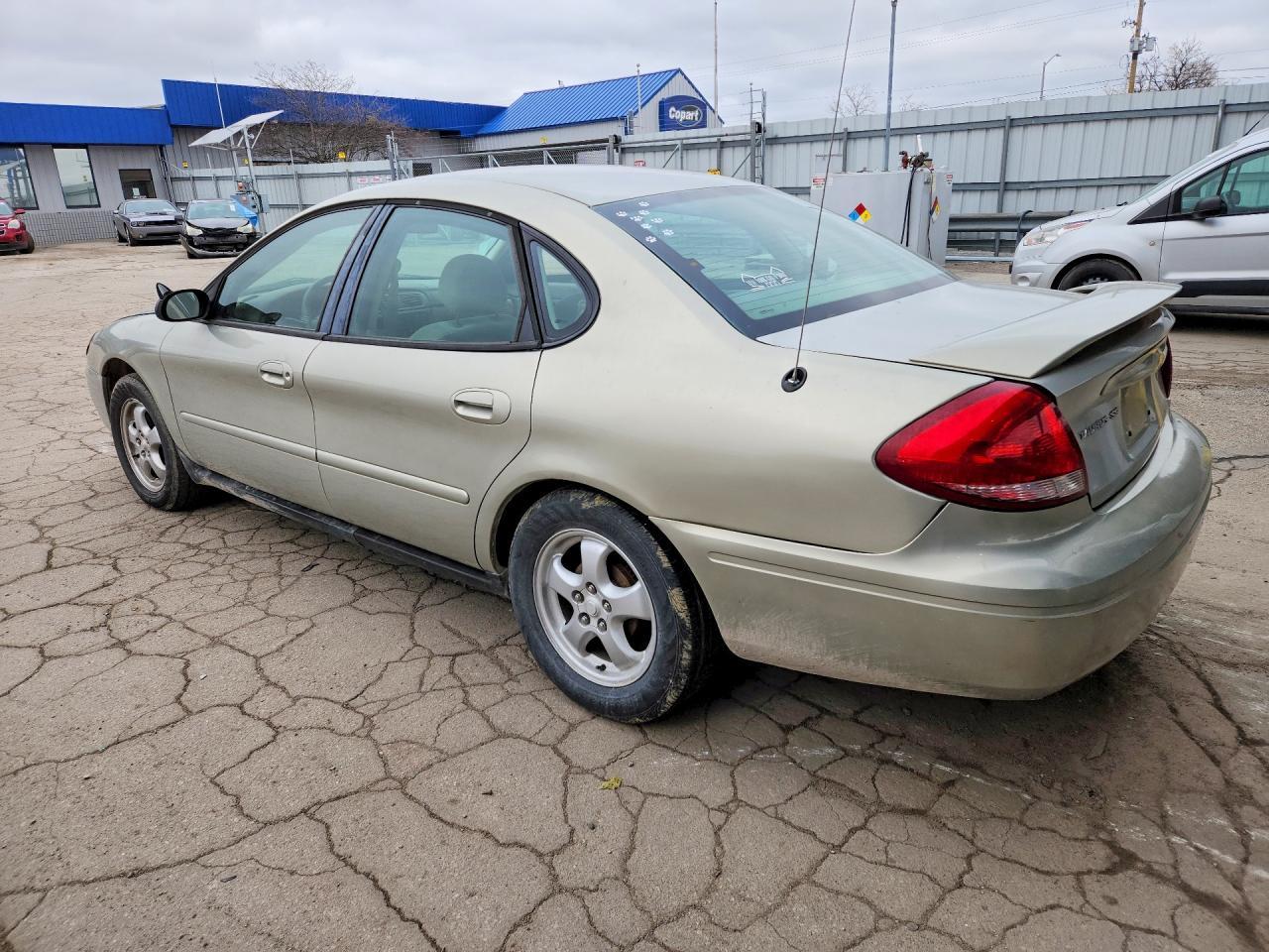 2005 Ford Taurus Se - Image 2