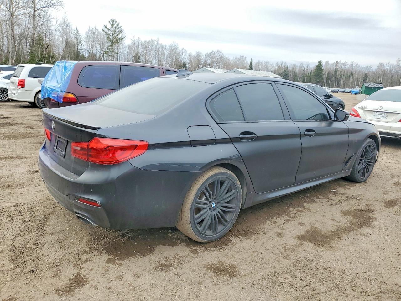 2017 BMW 530 Xi - Image 3