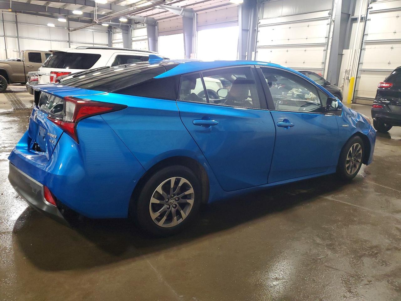 2019 Toyota Prius Xle - Фото 3