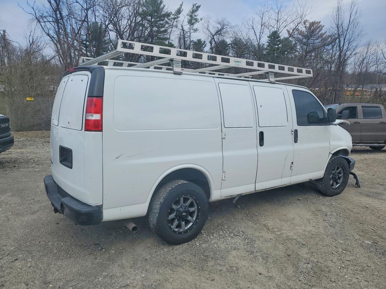 2019 Chevrolet Express 2500 Cargo Utility / Service Van - Фото 3