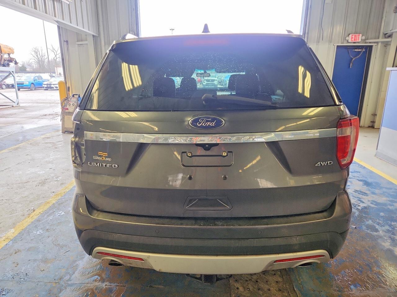 2017 Ford Explorer Limited - Image 6