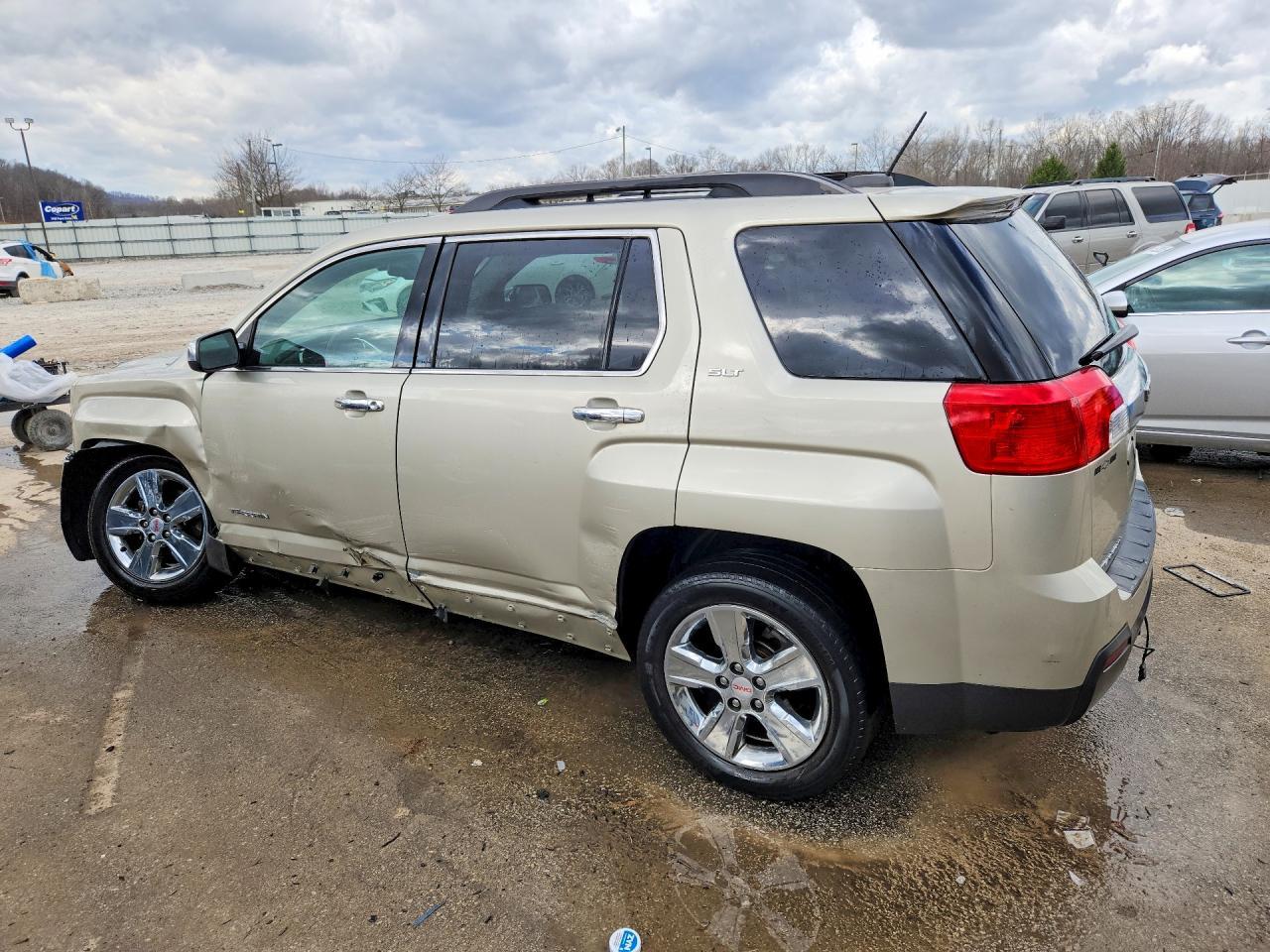 2015 GMC Terrain Slt - Image 2