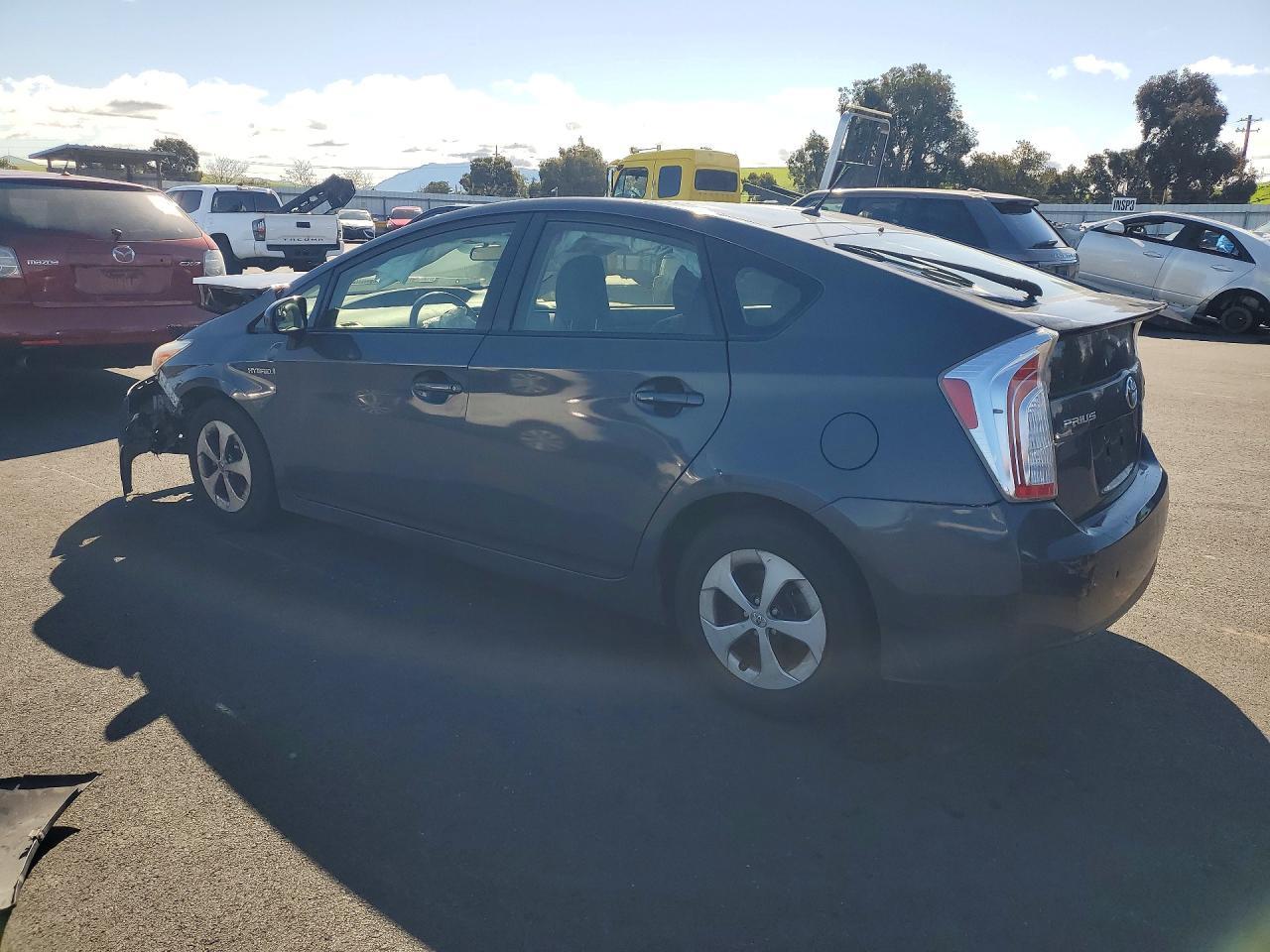 2015 Toyota Prius - Image 2