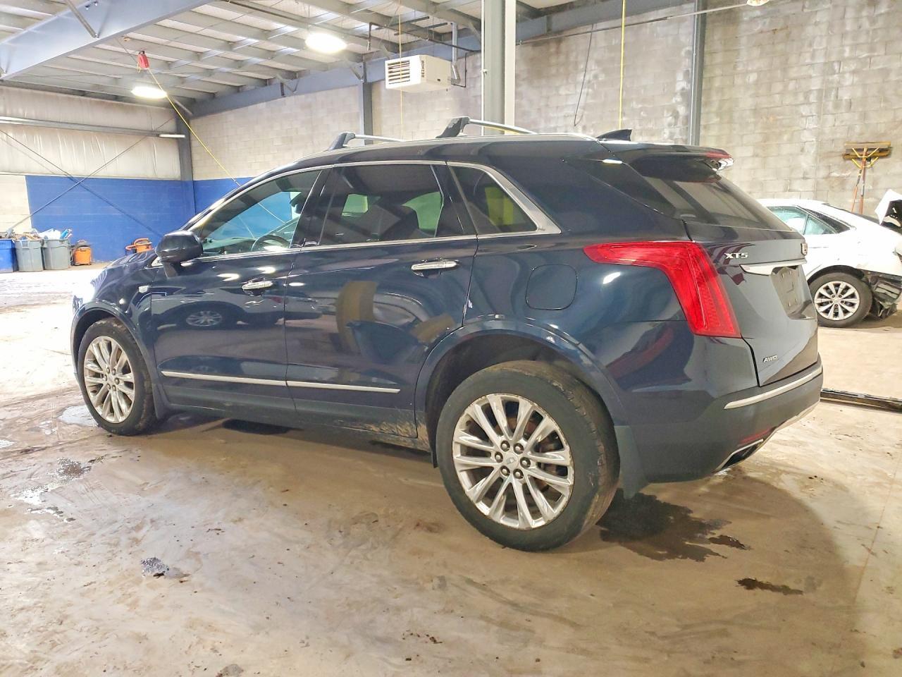2017 Cadillac Xt5 Platinum - Фото 2