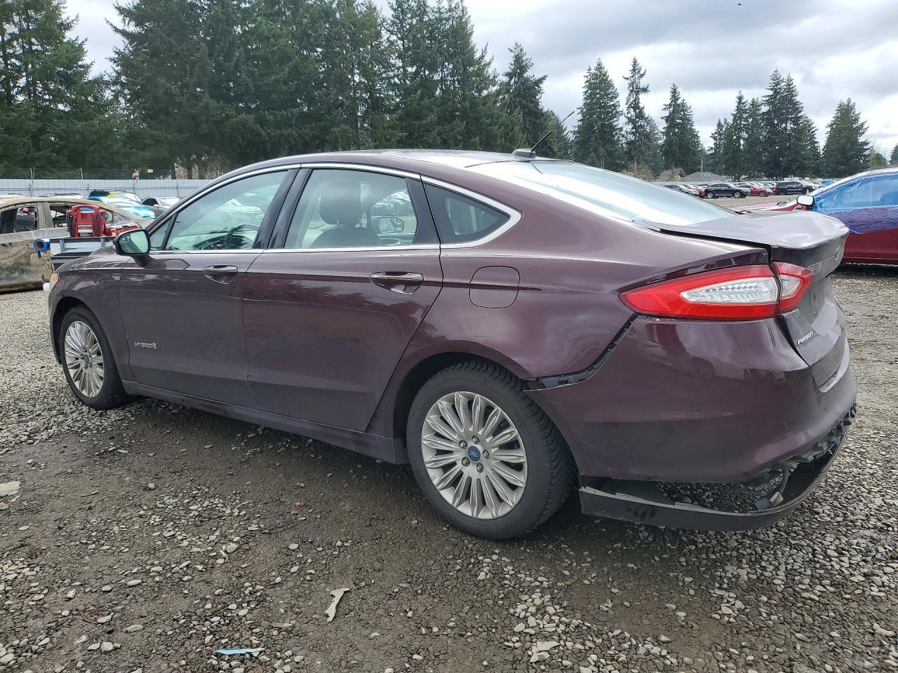 2013 Ford Fusion Se Hybrid - Фото 2