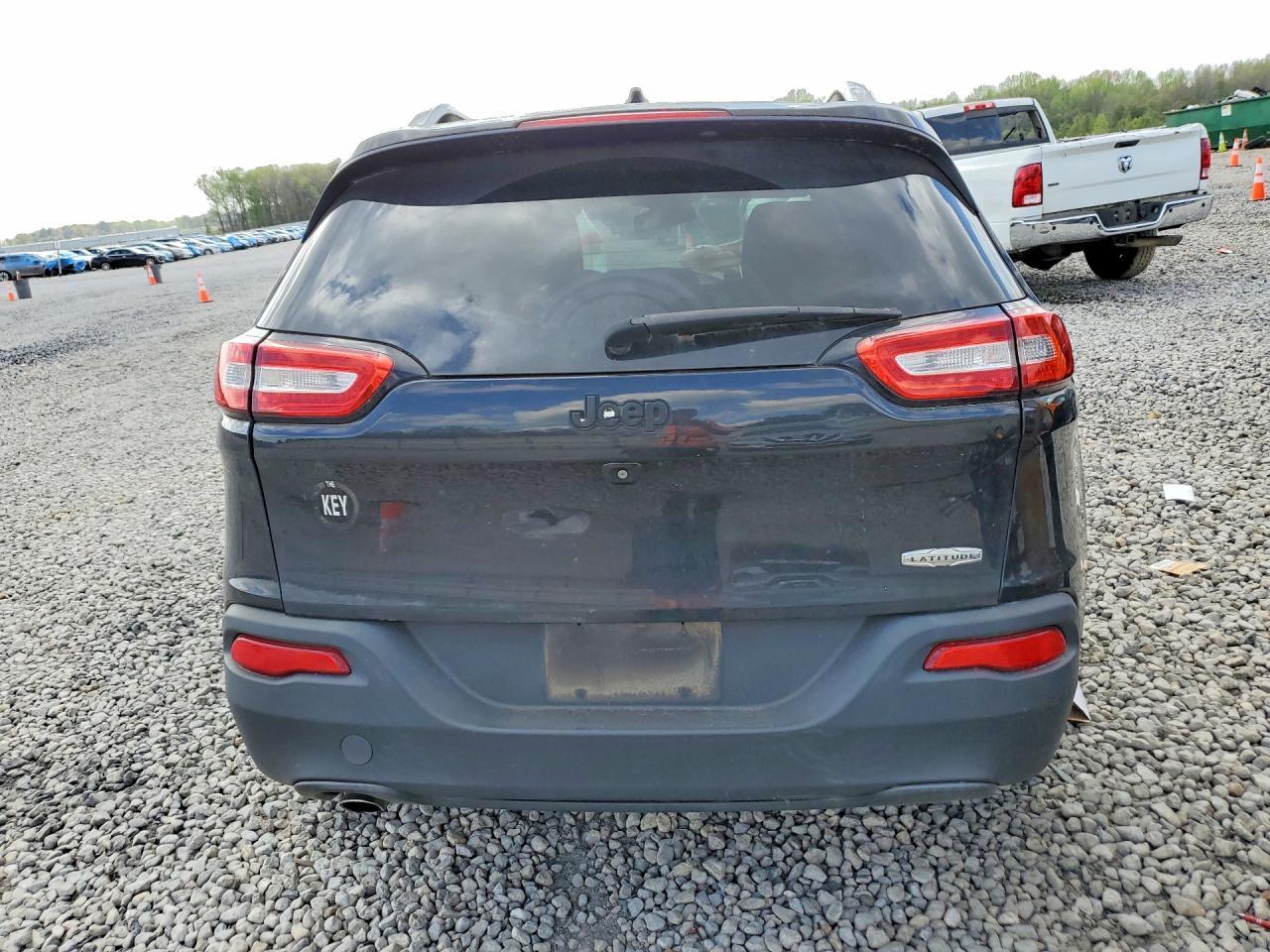2015 Jeep Cherokee Latitude - Image 6