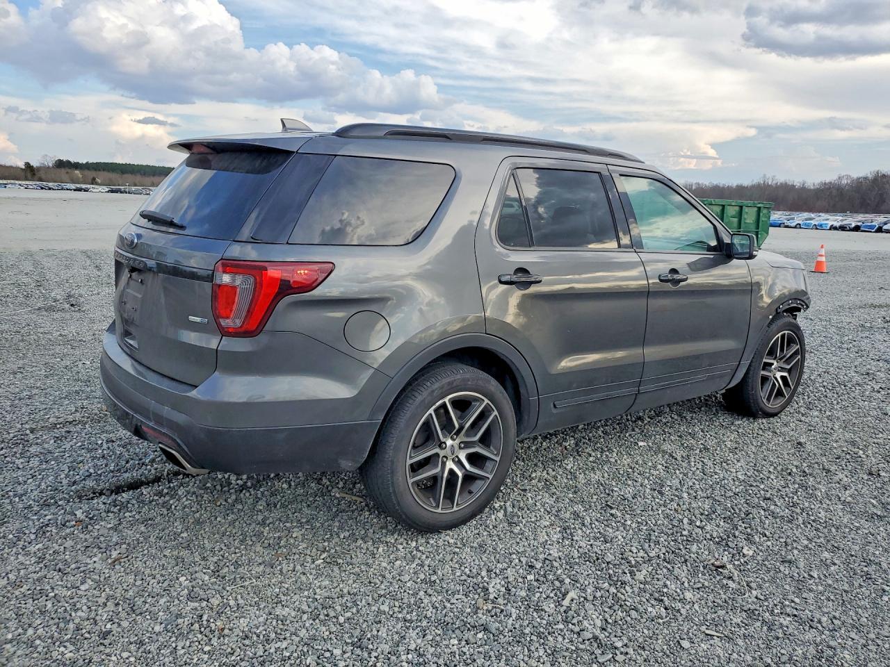 2016 Ford Explorer Sport - Image 3