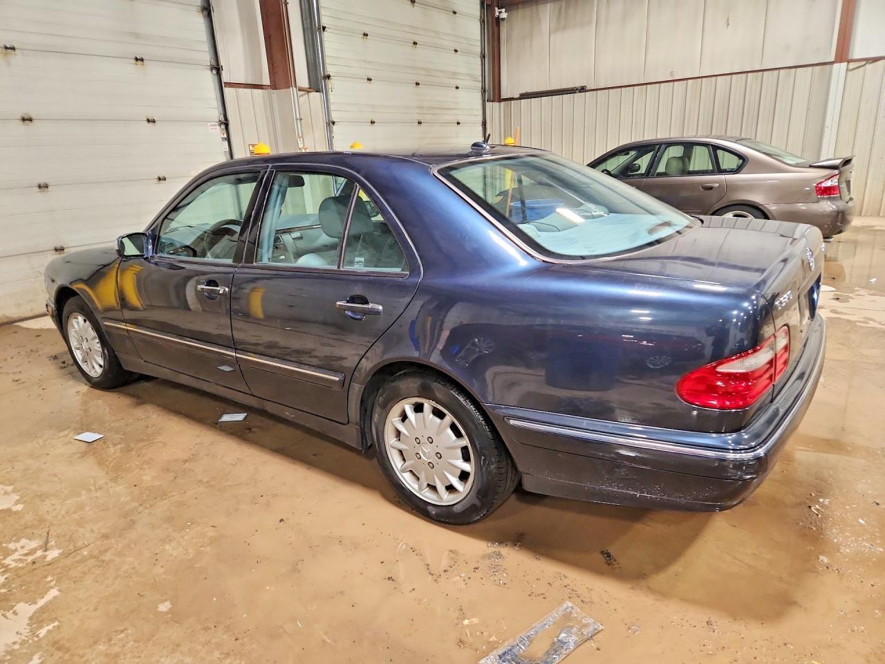 2000 Mercedes-Benz E 320 4Matic - Image 2