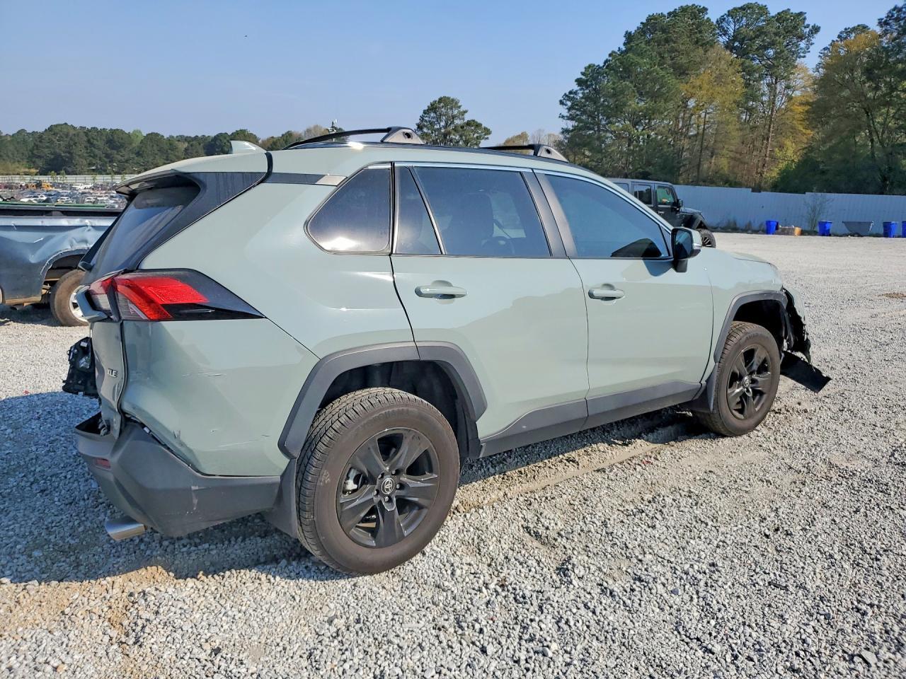2022 Toyota Rav4 Xle - Image 3