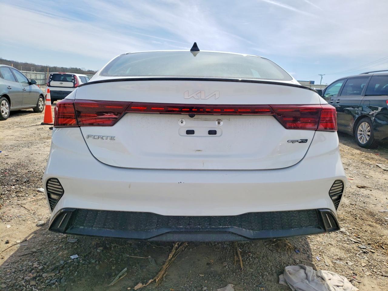 2022 Kia Forte Gt-Line - Image 6