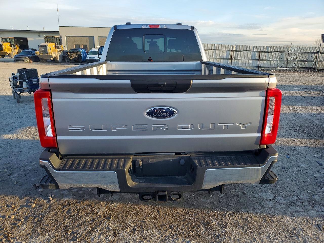 2024 Ford F350 Super Duty - Image 6