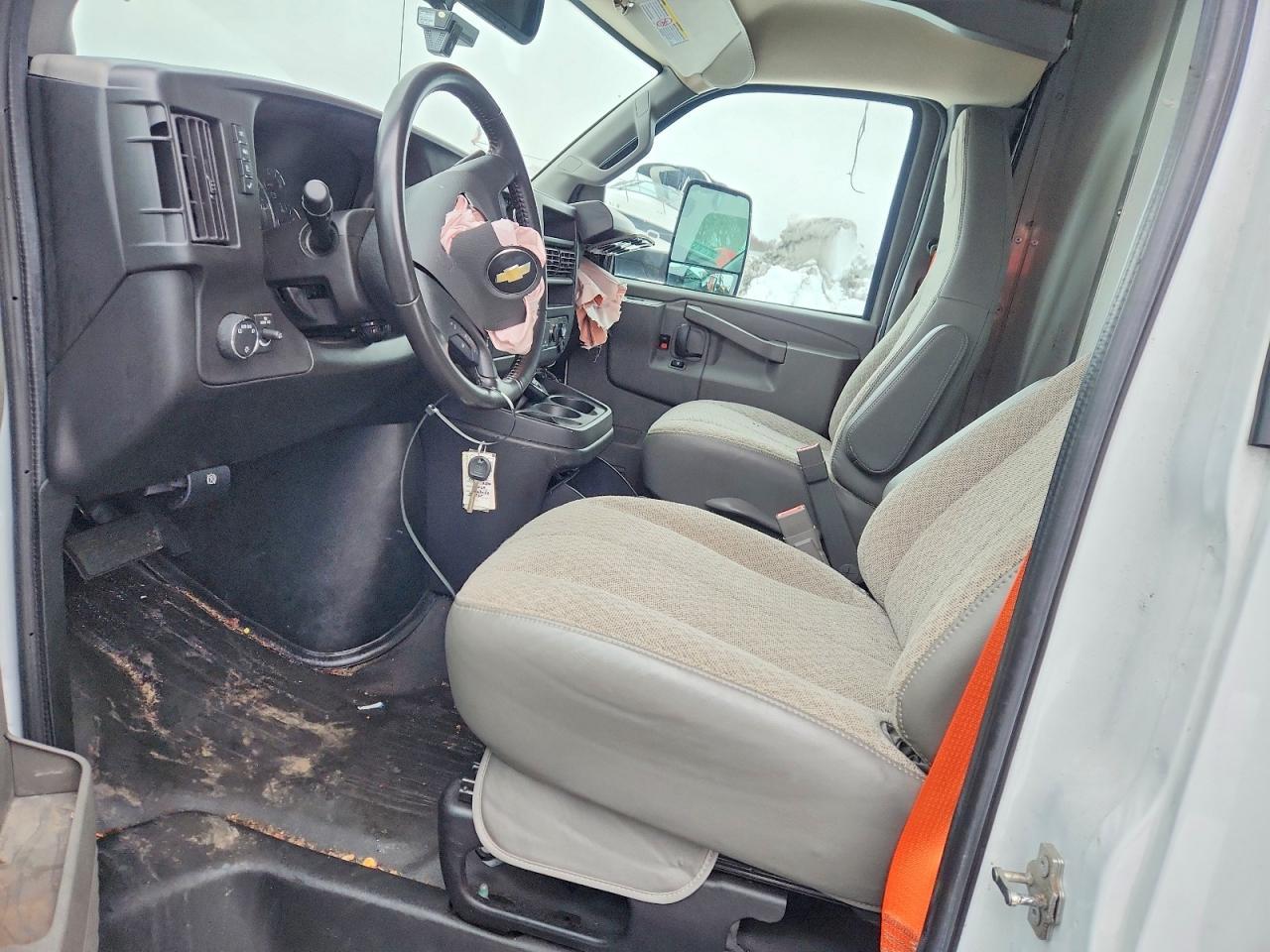 2022 Chevrolet Express G3500 - Фото 7