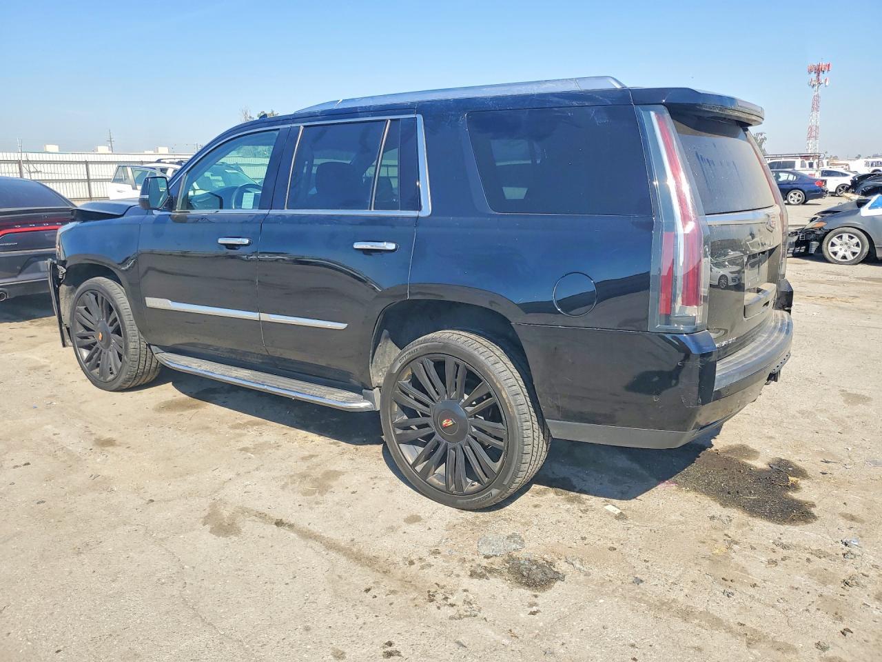 2019 Cadillac Escalade Luxury - Фото 2