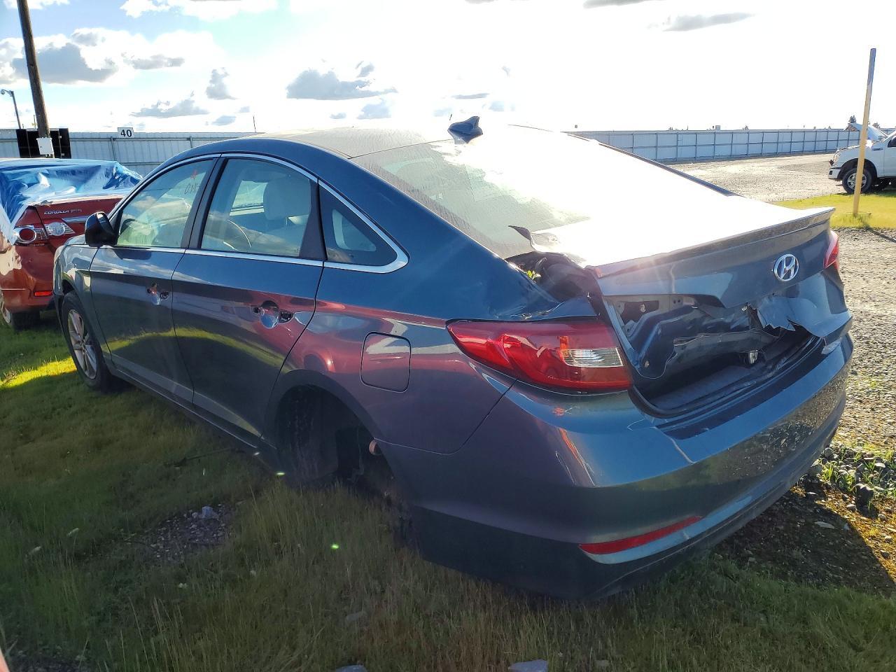 2017 Hyundai Sonata Se - Image 2