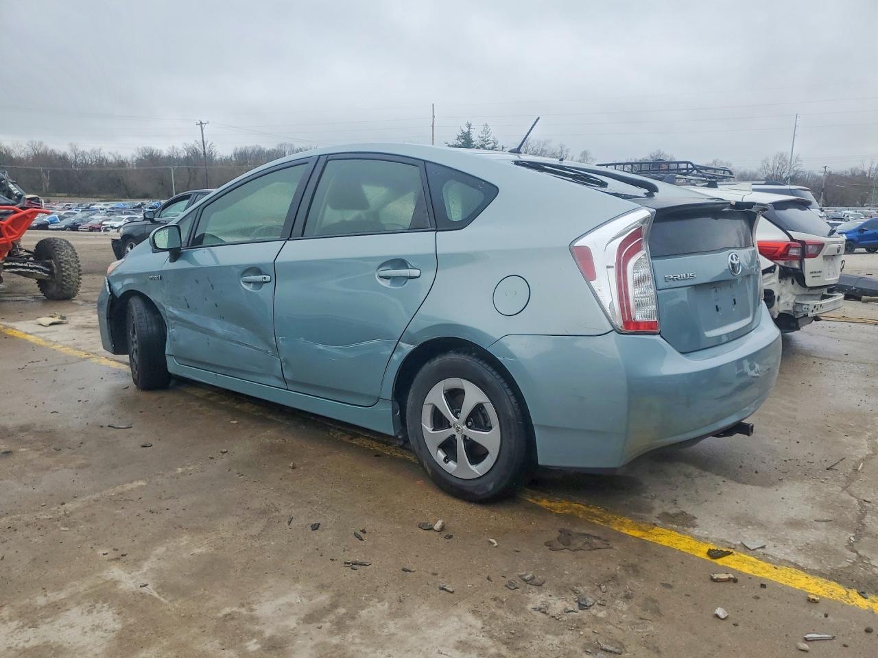 2013 Toyota Prius Two - Фото 2