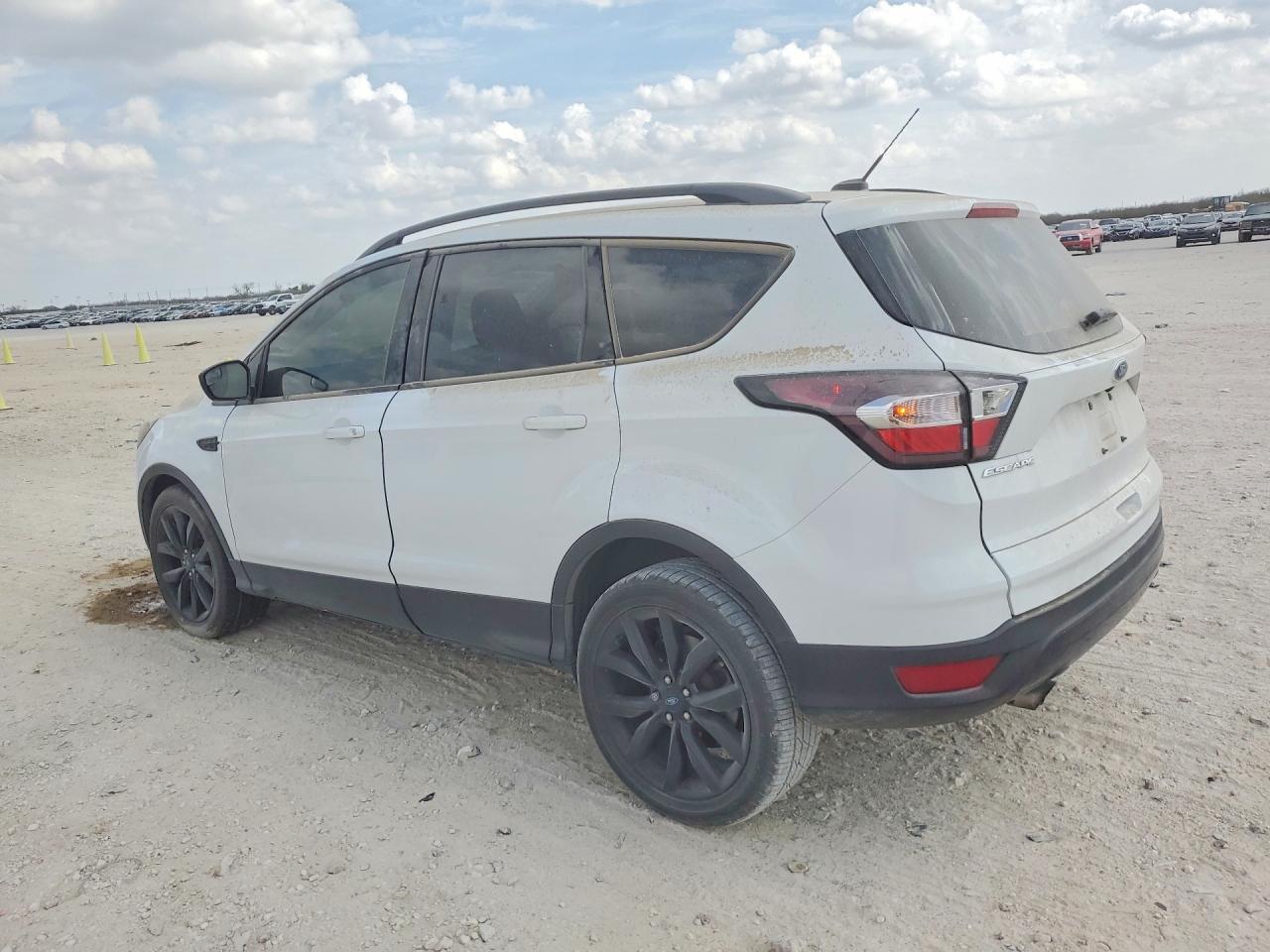 2018 Ford Escape Se - Фото 2